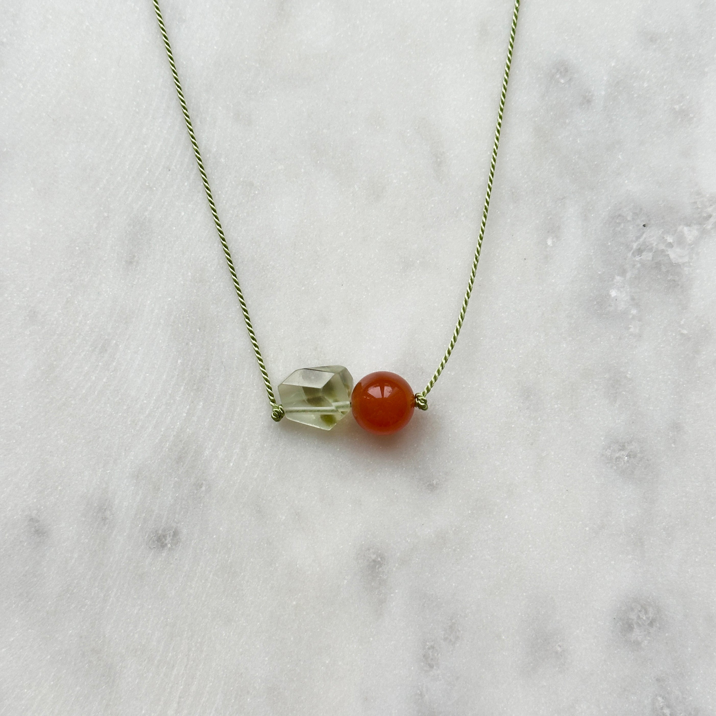 Dream & Calmness (Prehnite & Carnelian)