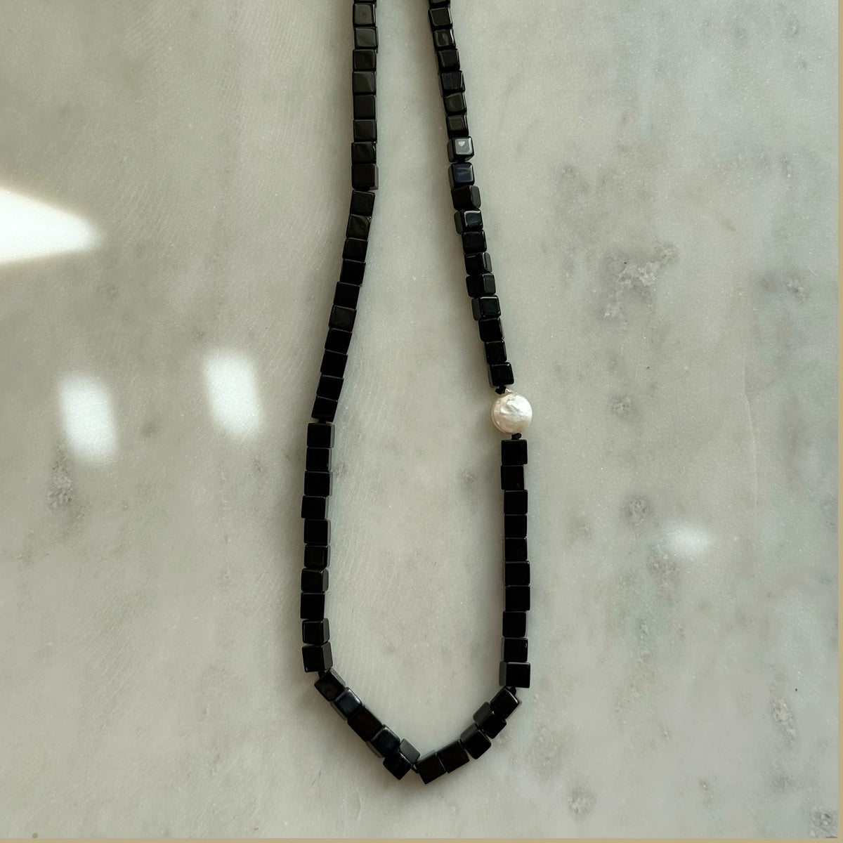 Flowy Necklace - Onyx