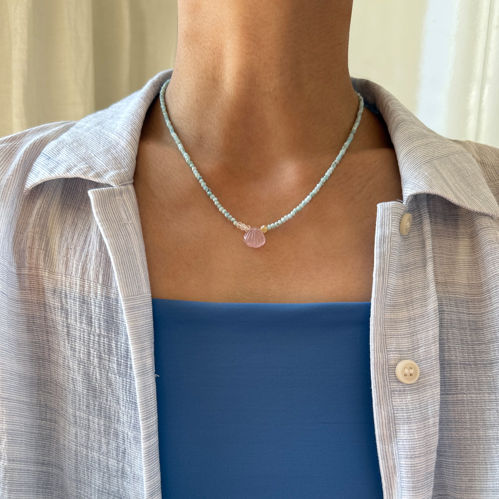 Tiny Rosequartz Shell